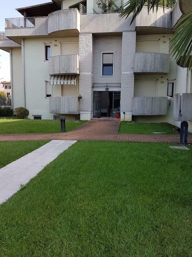 Residenza Annalisa Apartment Тори ди Куартезоло Екстериор снимка